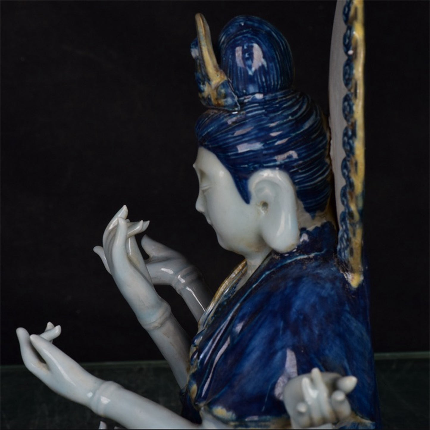 Chinese antique blue and white Guanyin sculpture
