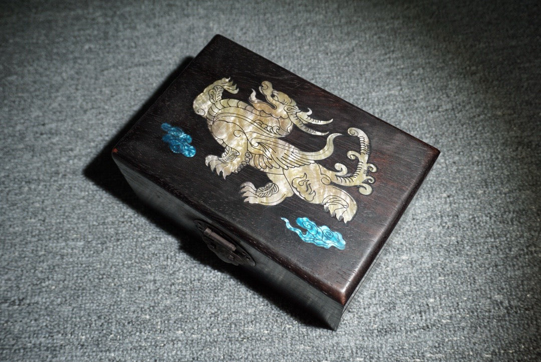 Chinese antique rosewood jewelry box