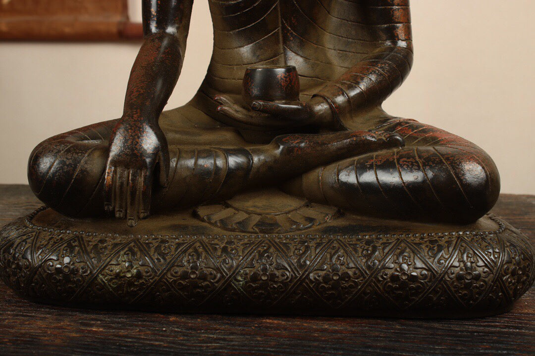 A Chinese antique pure copper statue of Shakyamuni Buddha