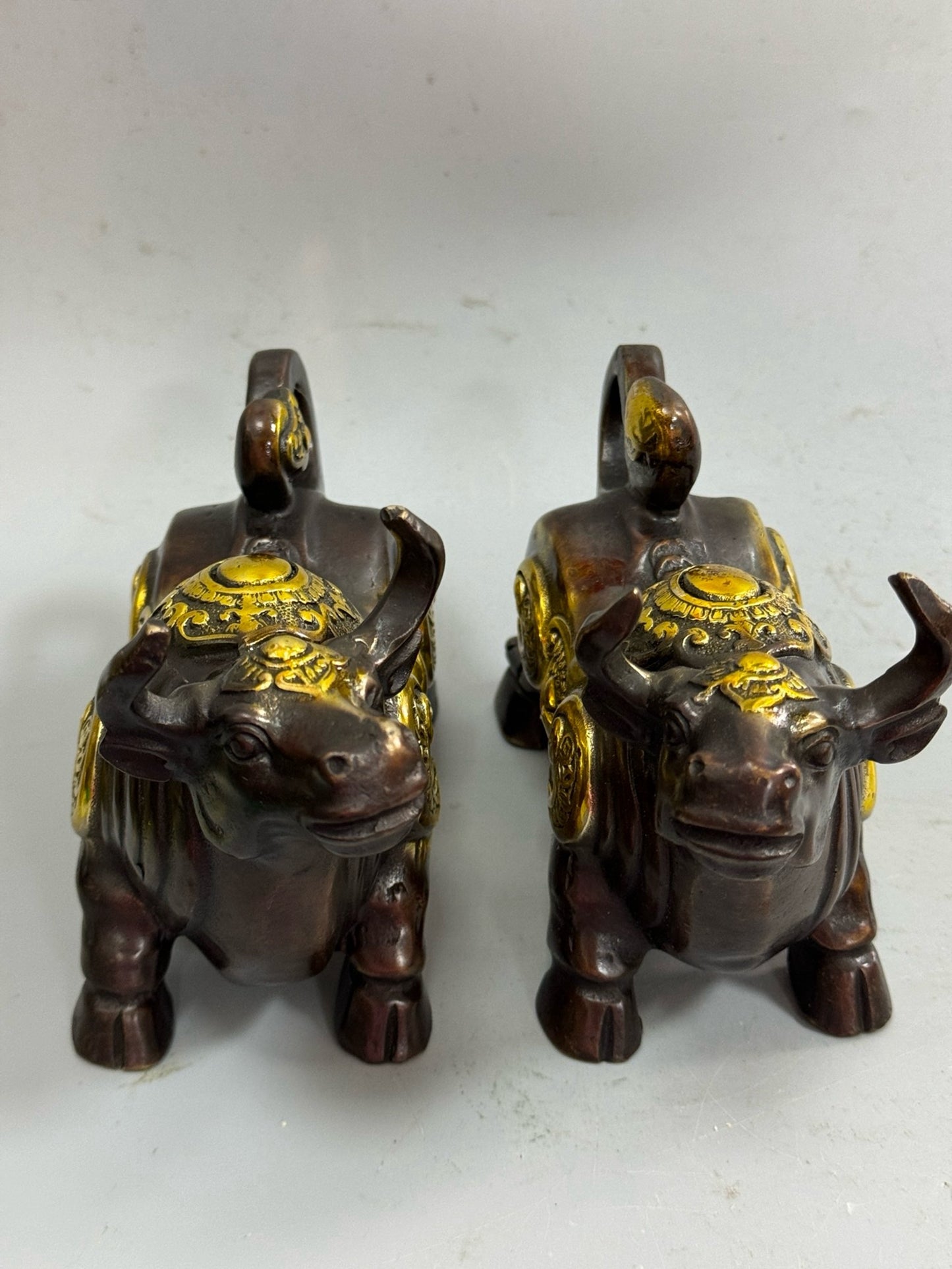 Pure copper gilded ingot cow