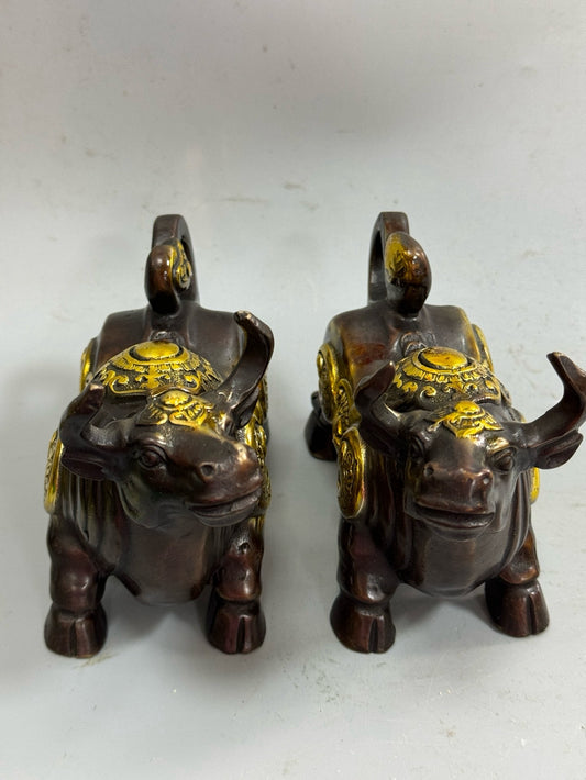 Pure copper gilded ingot cow