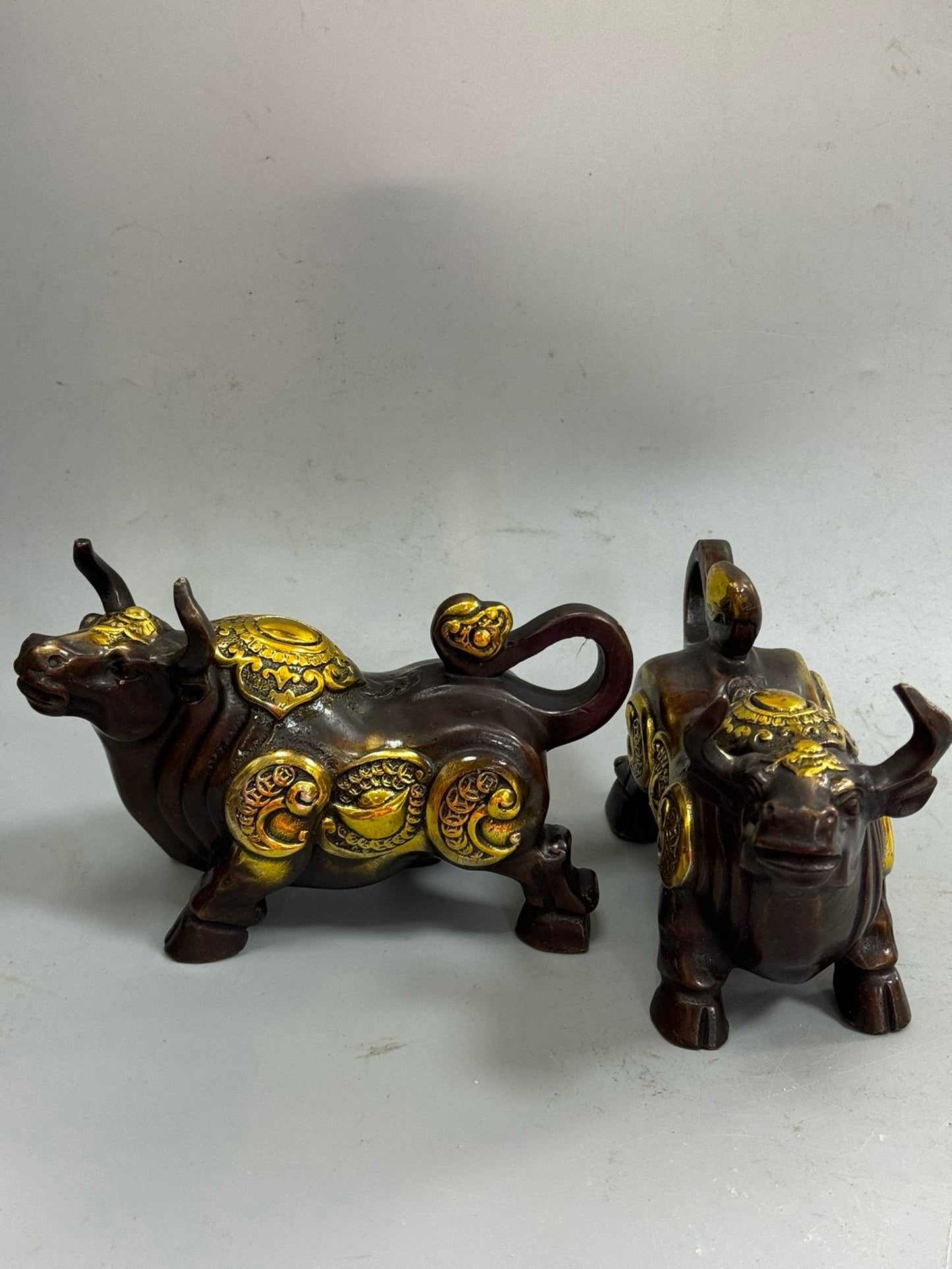 Pure copper gilded ingot cow