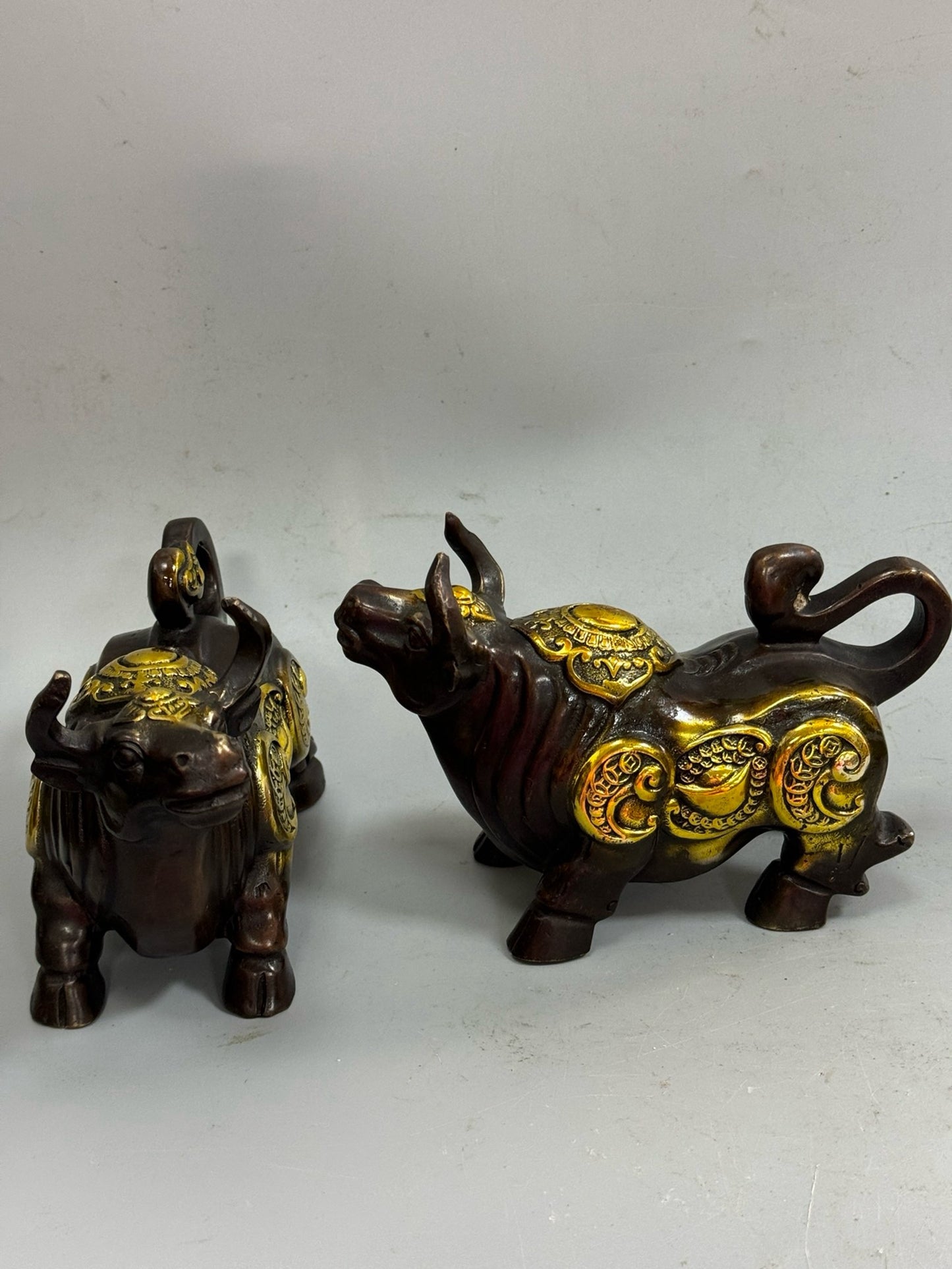 Pure copper gilded ingot cow