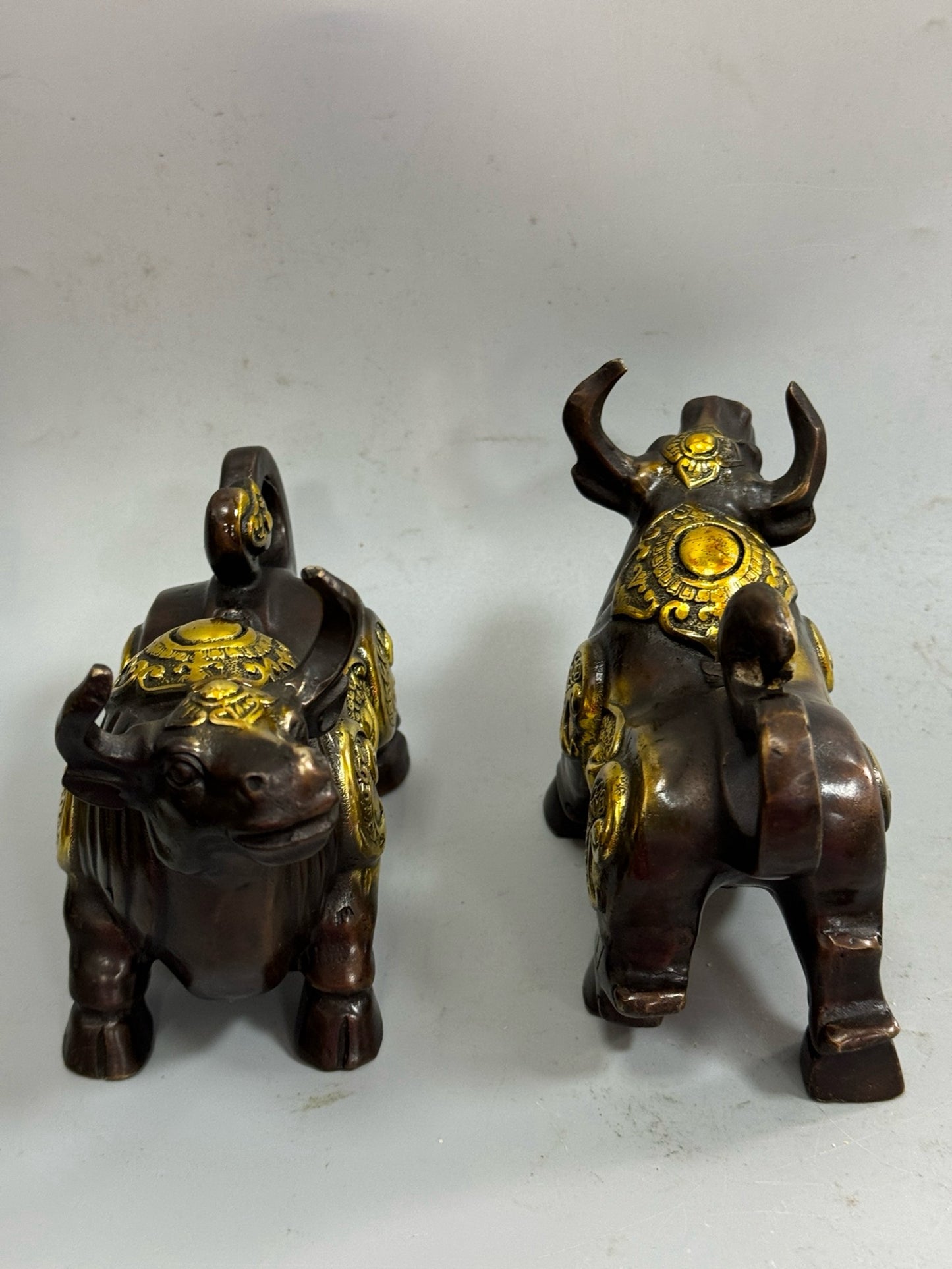 Pure copper gilded ingot cow