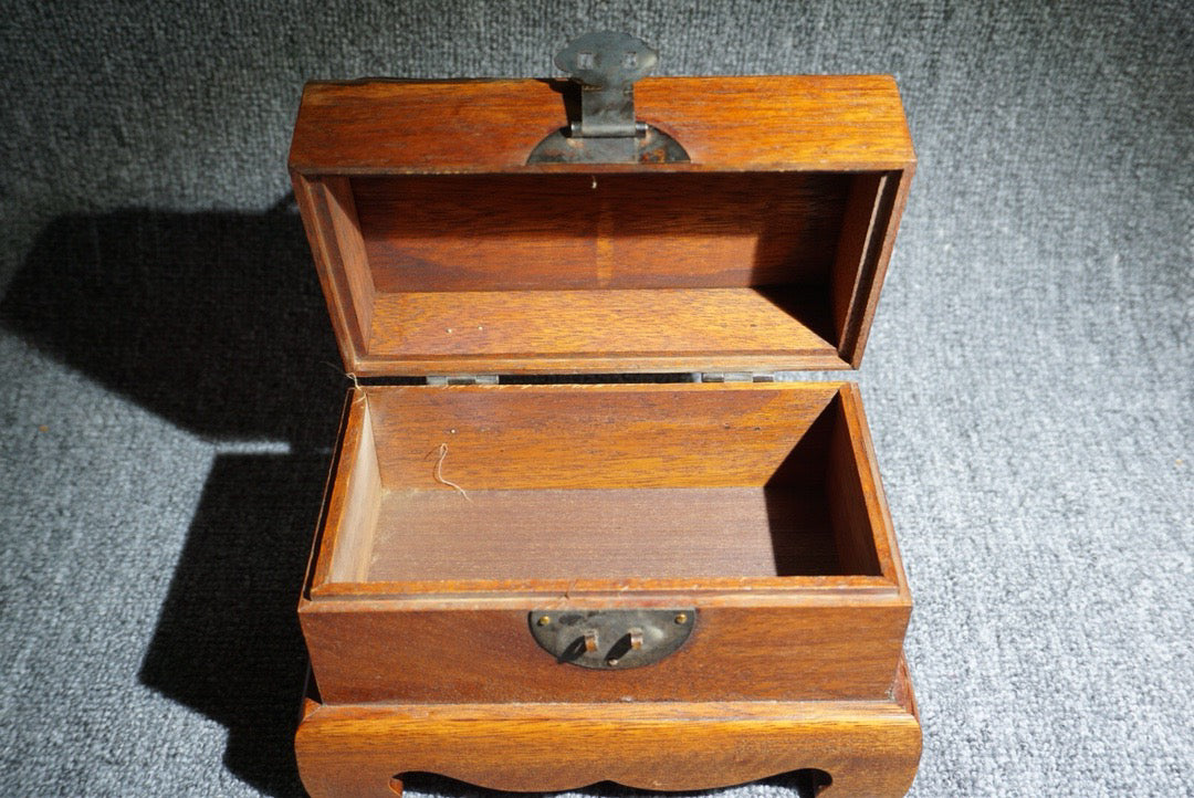 Chinese antique rosewood jewelry box