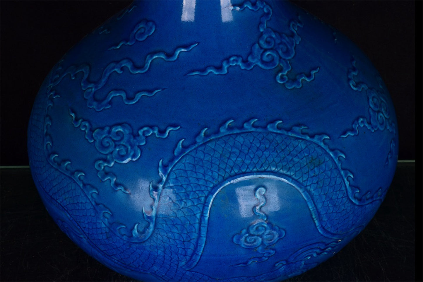 Chinese antique relief dragon patterned celestial vase