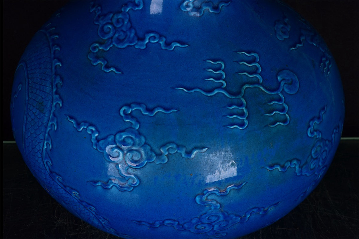 Chinese antique relief dragon patterned celestial vase