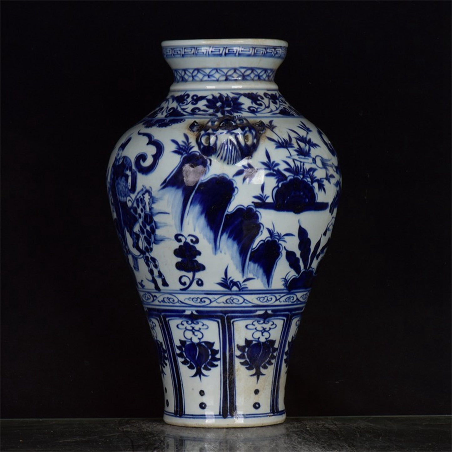 Chinese antique Xiao He's pursuit of Han under the moon, with a double lion ear and a coiled mouth plum vase in the Xin pattern