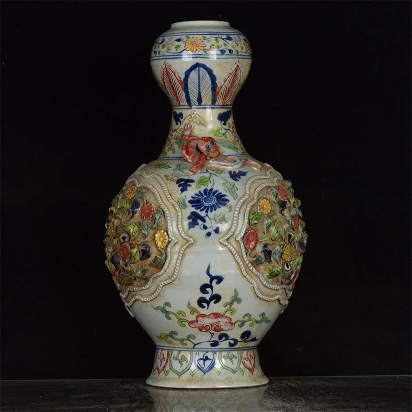 Chinese Antique Colorful Pinched Flower Double Ear Garlic Bottle
