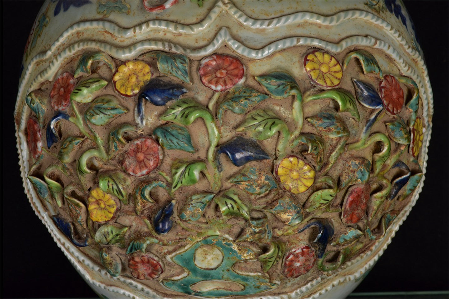 Chinese Antique Colorful Pinched Flower Double Ear Garlic Bottle
