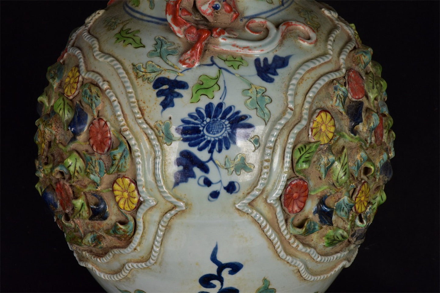 Chinese Antique Colorful Pinched Flower Double Ear Garlic Bottle