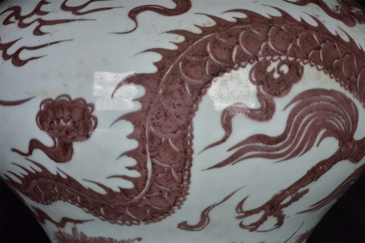 Chinese antique glazed red dragon patterned jars