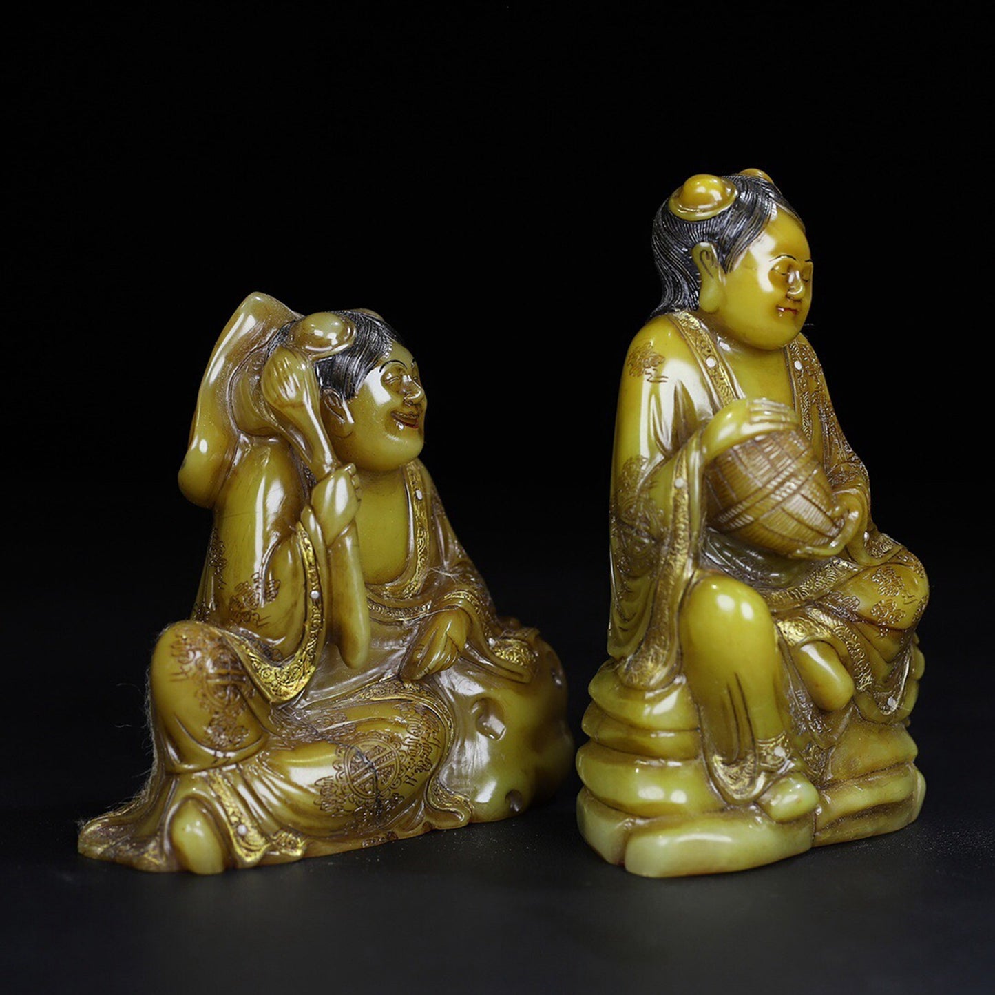 The Chinese antique Shoushan stone "Two Immortals in Harmony"