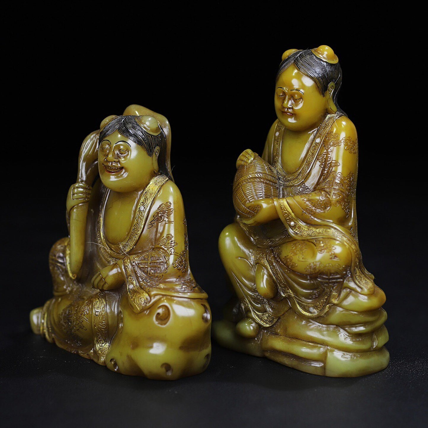 The Chinese antique Shoushan stone "Two Immortals in Harmony"