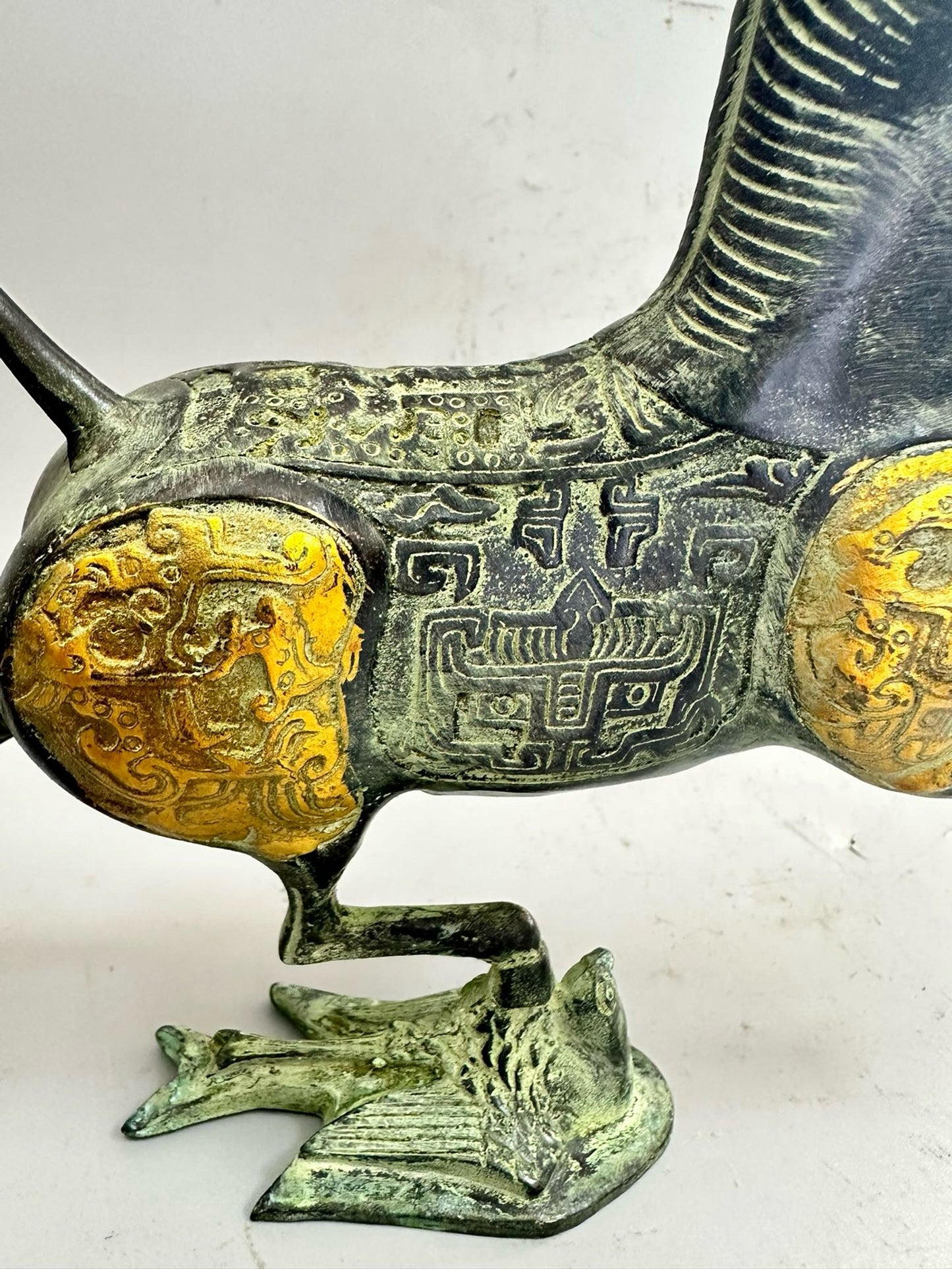 Pure copper antique gilded golden horse steps on a flying swallow