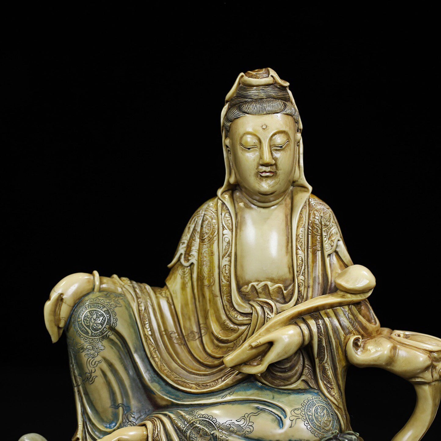 Chinese Antique Shoushan Stone [Goddess of Mercy Blessing]