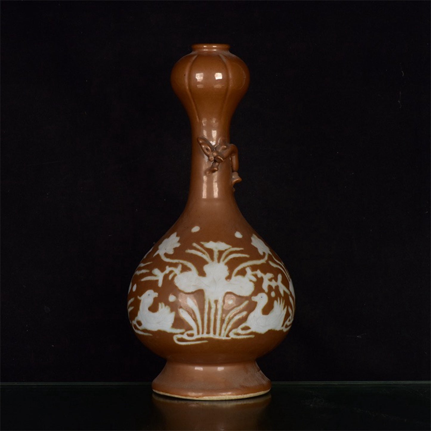 Chinese Antique Mandarin Duck Playing with Water Pattern Garlic Panlong Bottle