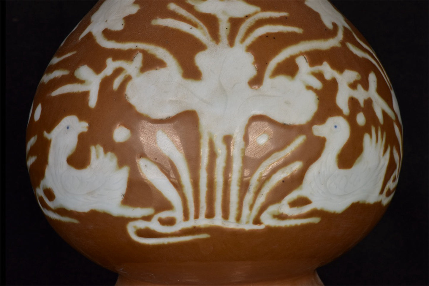 Chinese Antique Mandarin Duck Playing with Water Pattern Garlic Panlong Bottle