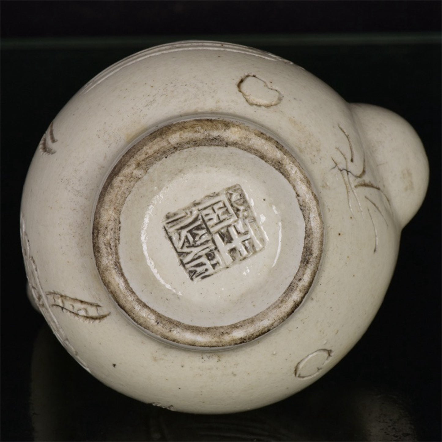 Chinese antique relief phoenix head teapot