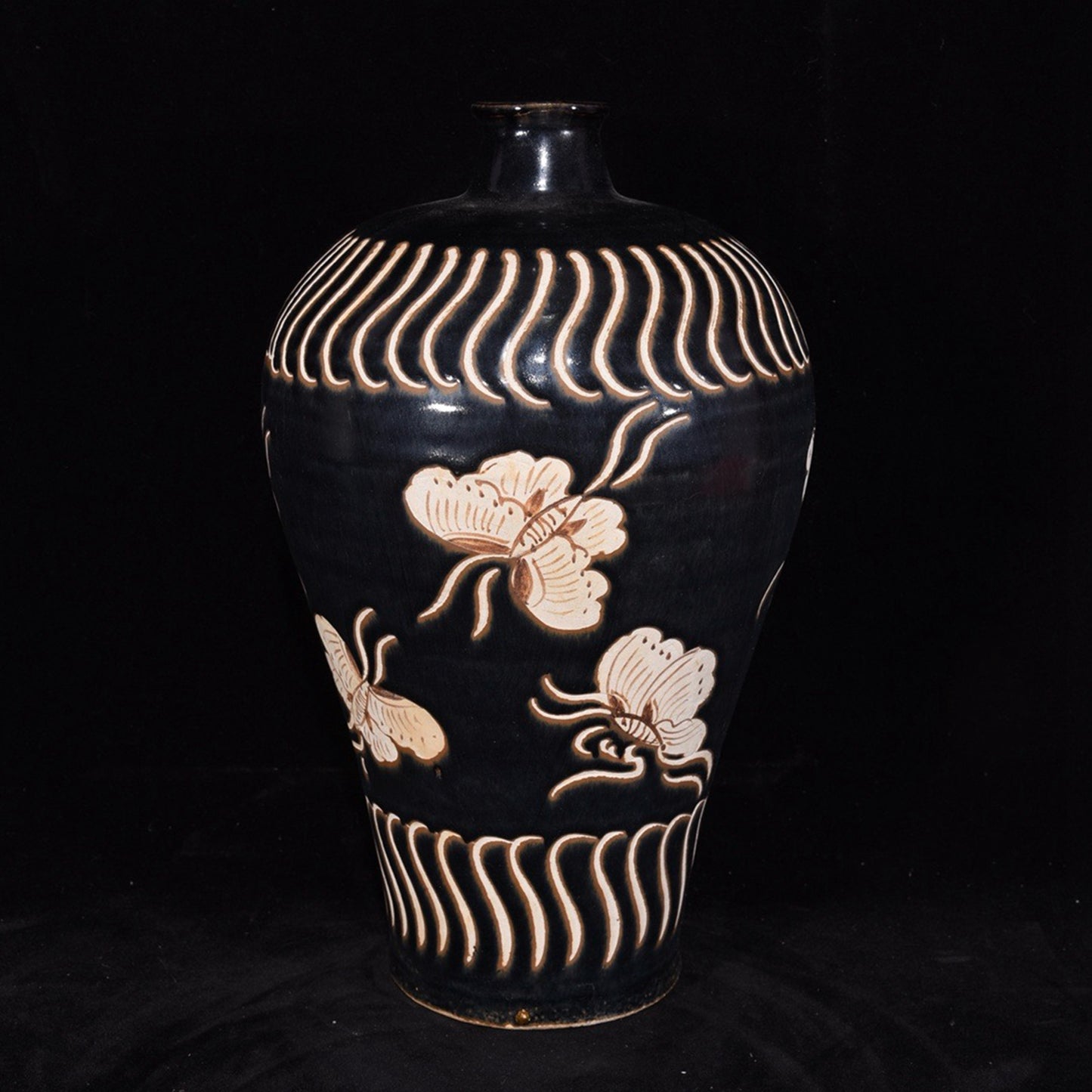 Butterfly patterned plum vase