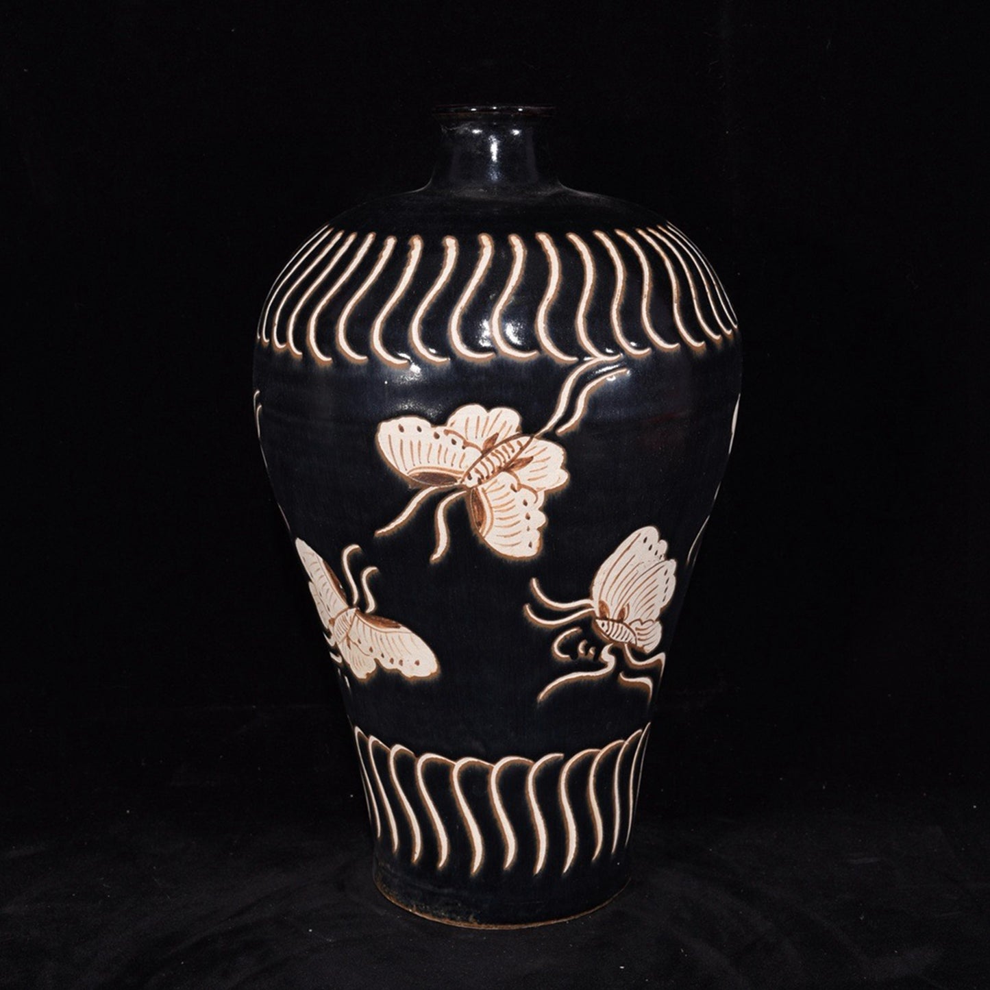 Butterfly patterned plum vase