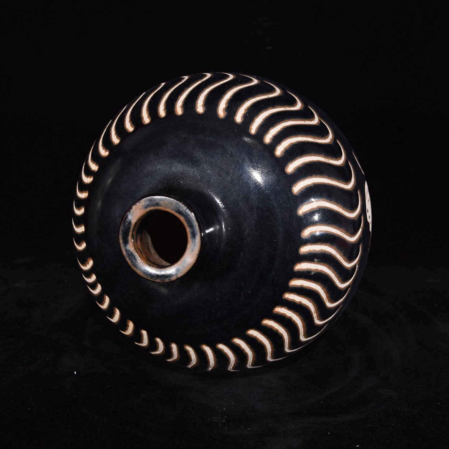 Butterfly patterned plum vase