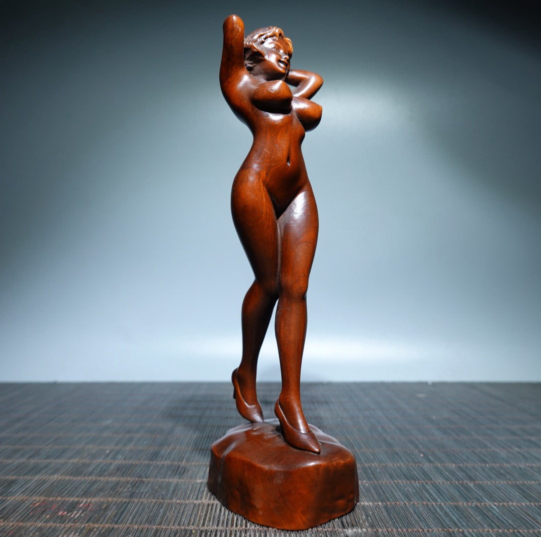 Small leaved boxwood carved female statue