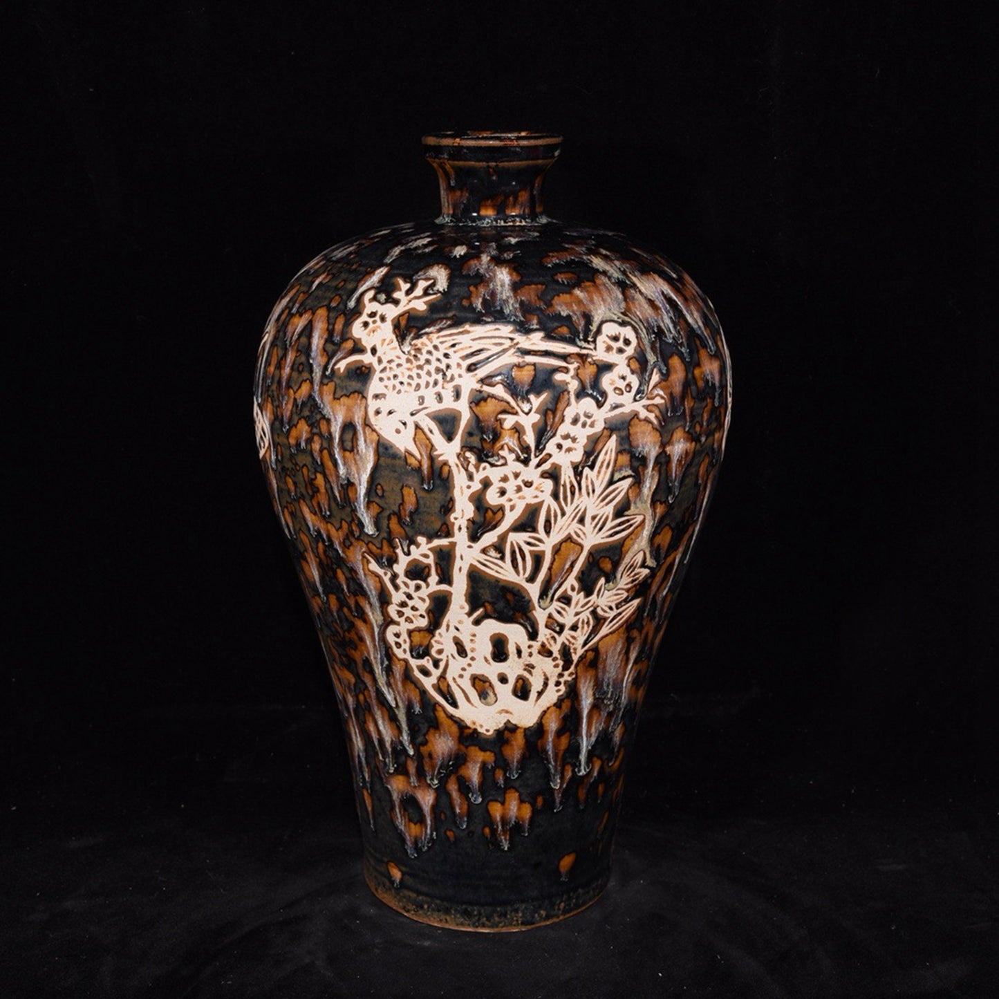 Flower patterned plum vase