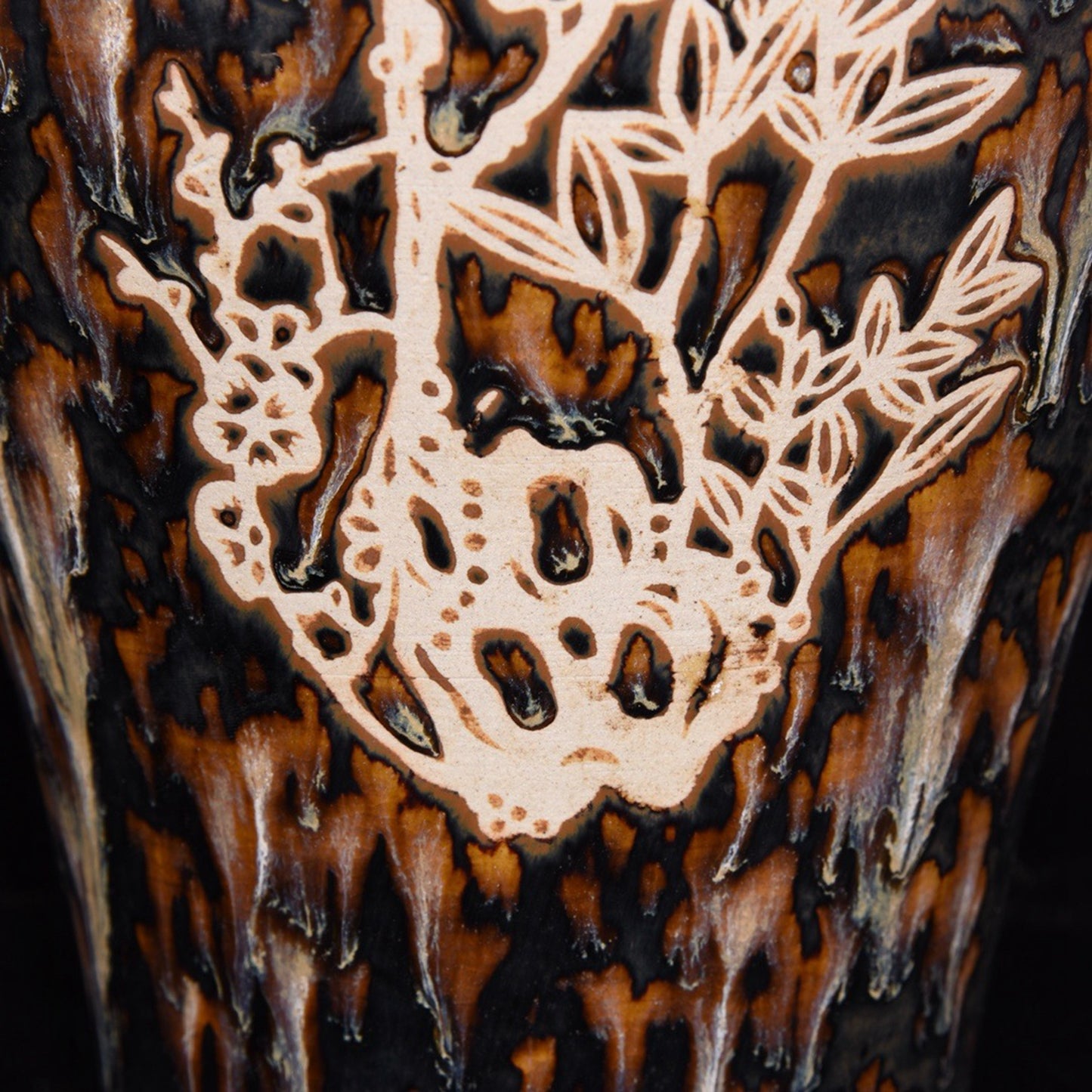 Flower patterned plum vase