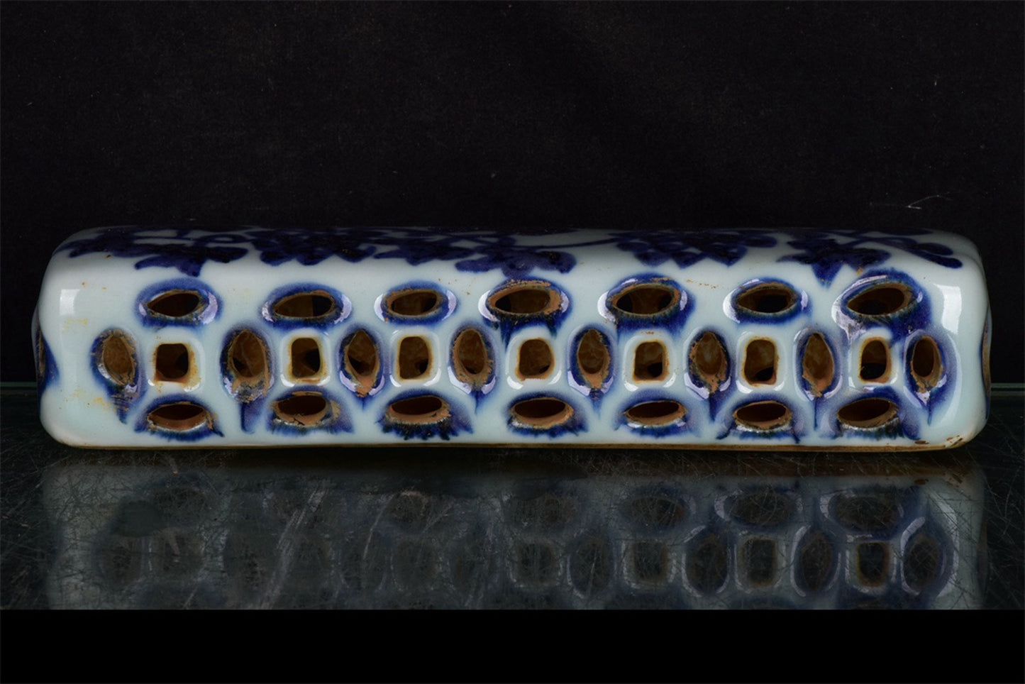 Chinese antique blue and white floral pattern hollowed out measuring tape