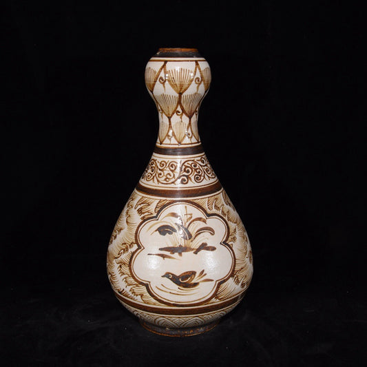 Mandarin Duck Playing with Water Pattern Garlic Bottle