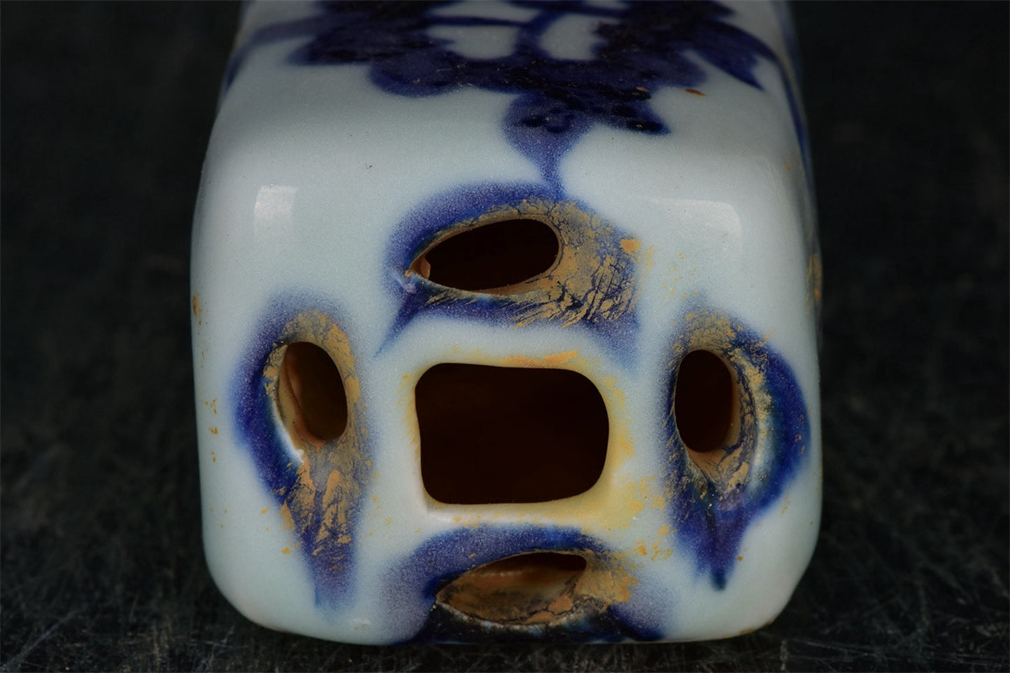 Chinese antique blue and white floral pattern hollowed out measuring tape