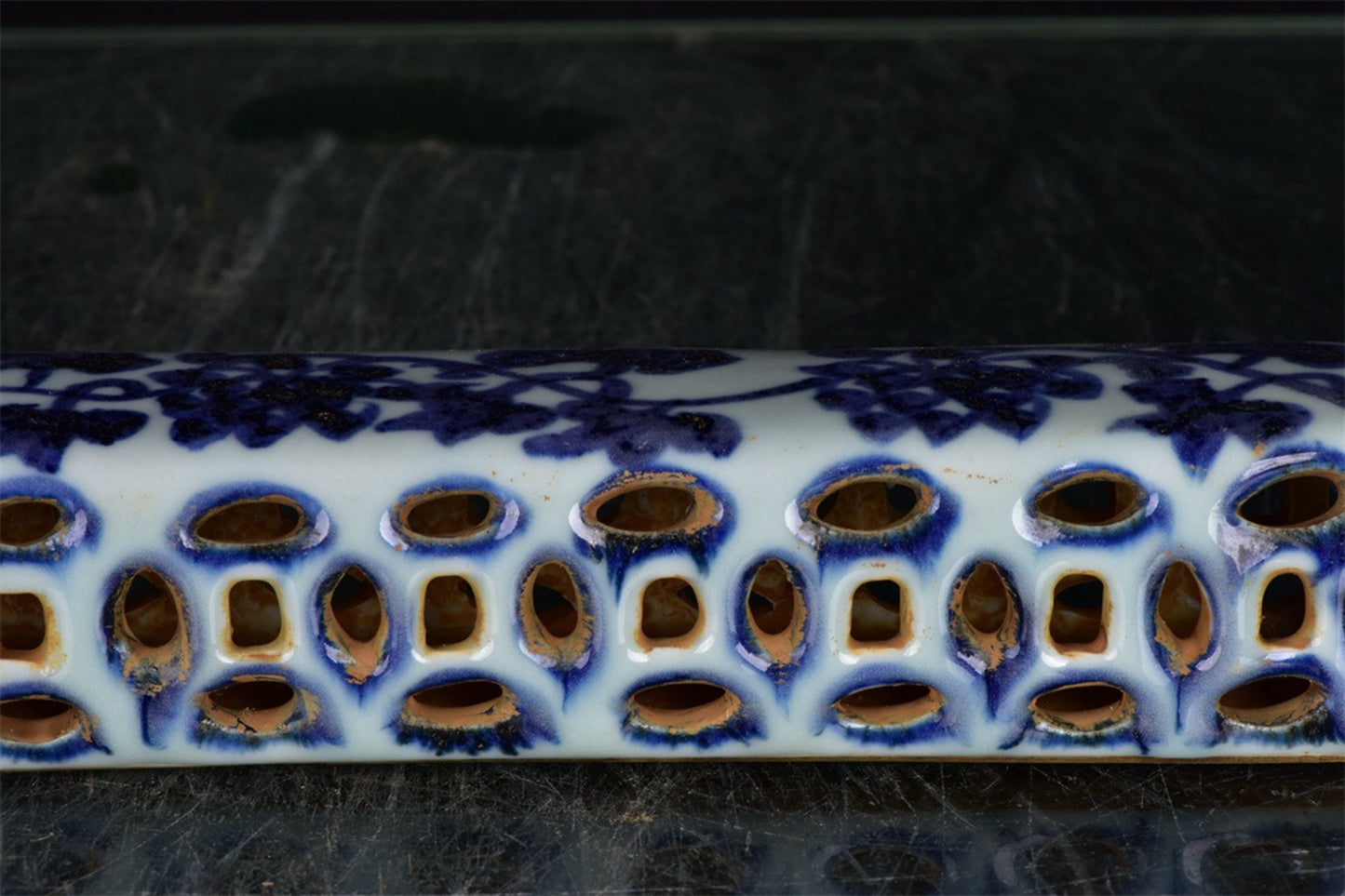 Chinese antique blue and white floral pattern hollowed out measuring tape