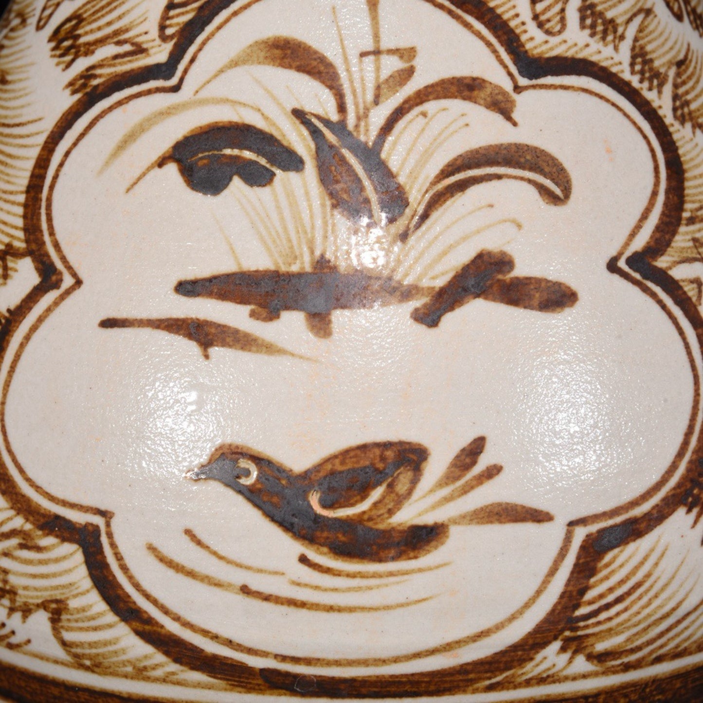 Mandarin Duck Playing with Water Pattern Garlic Bottle