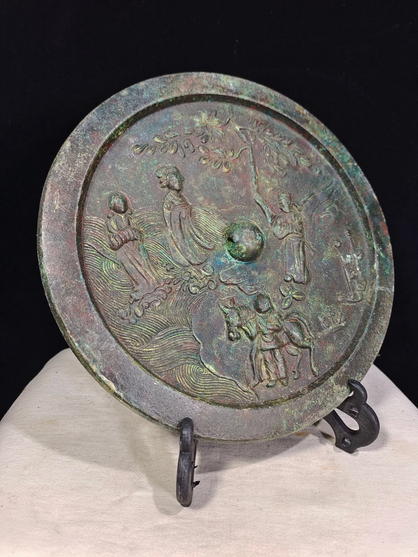 Chinese antique bronze "Walking on a Horse and Serving in a Mirror"