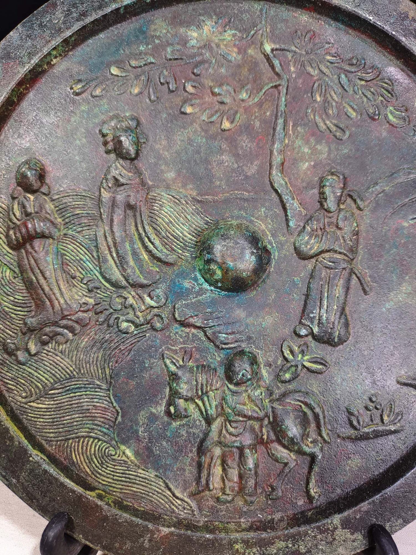 Chinese antique bronze "Walking on a Horse and Serving in a Mirror"