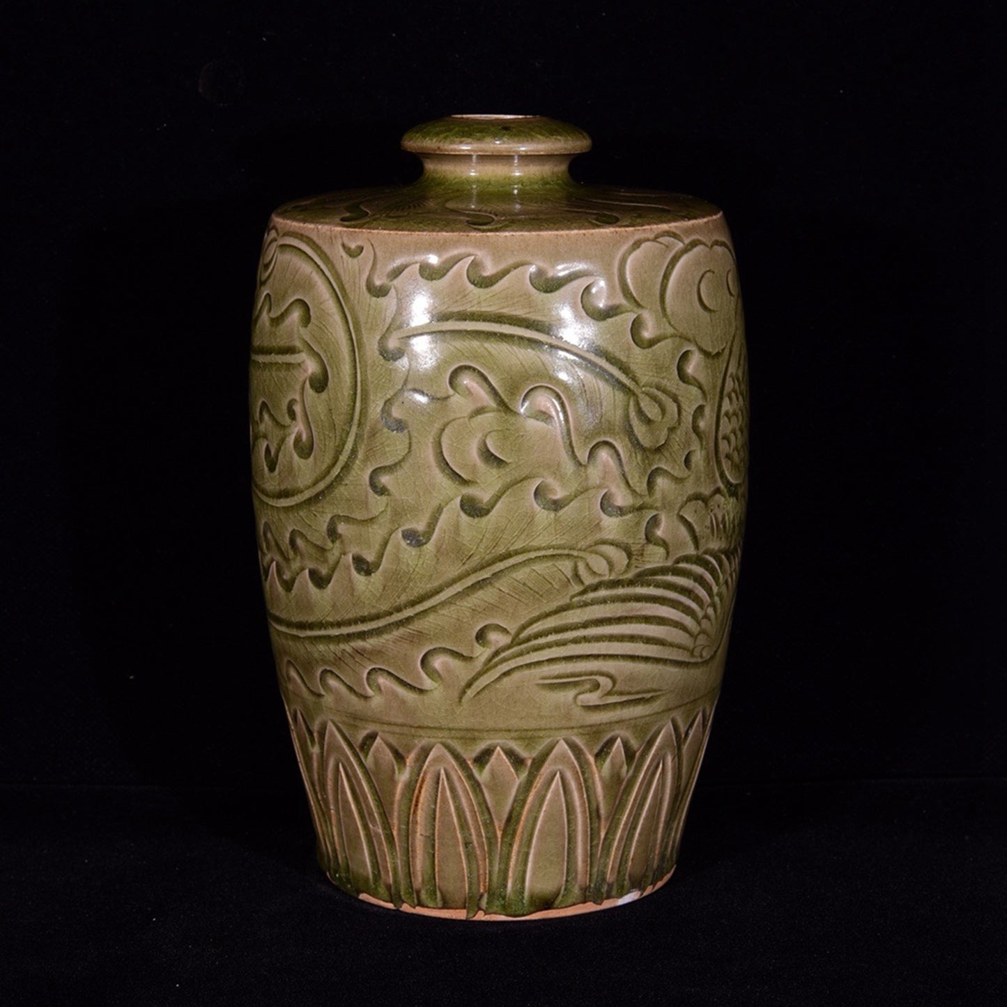 Longquan glazed carved phoenix patterned plum vase