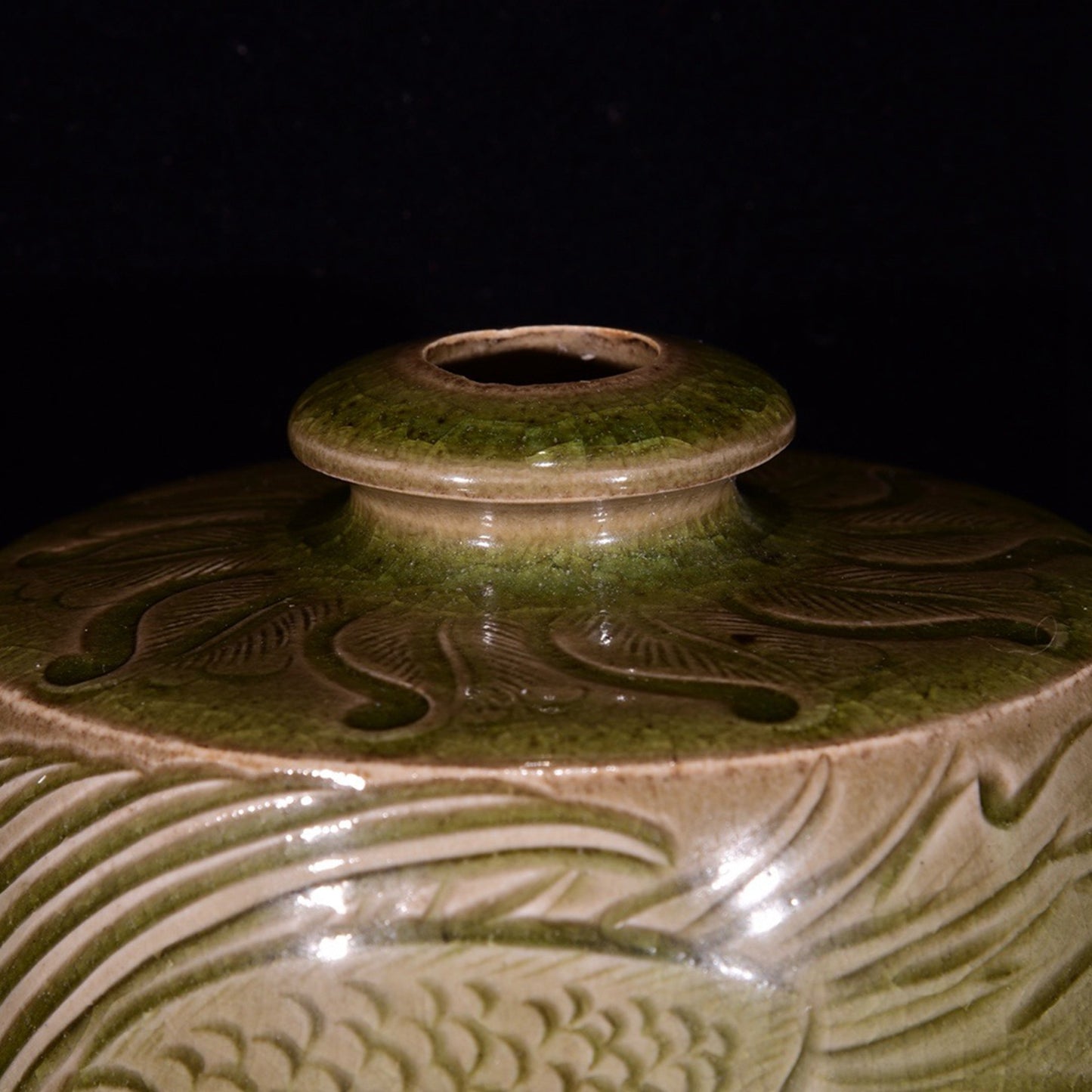 Longquan glazed carved phoenix patterned plum vase