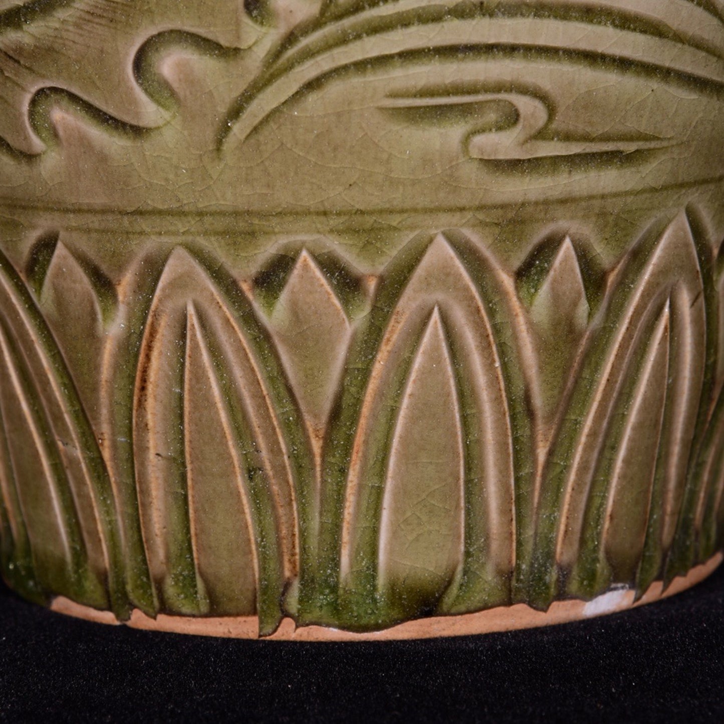 Longquan glazed carved phoenix patterned plum vase