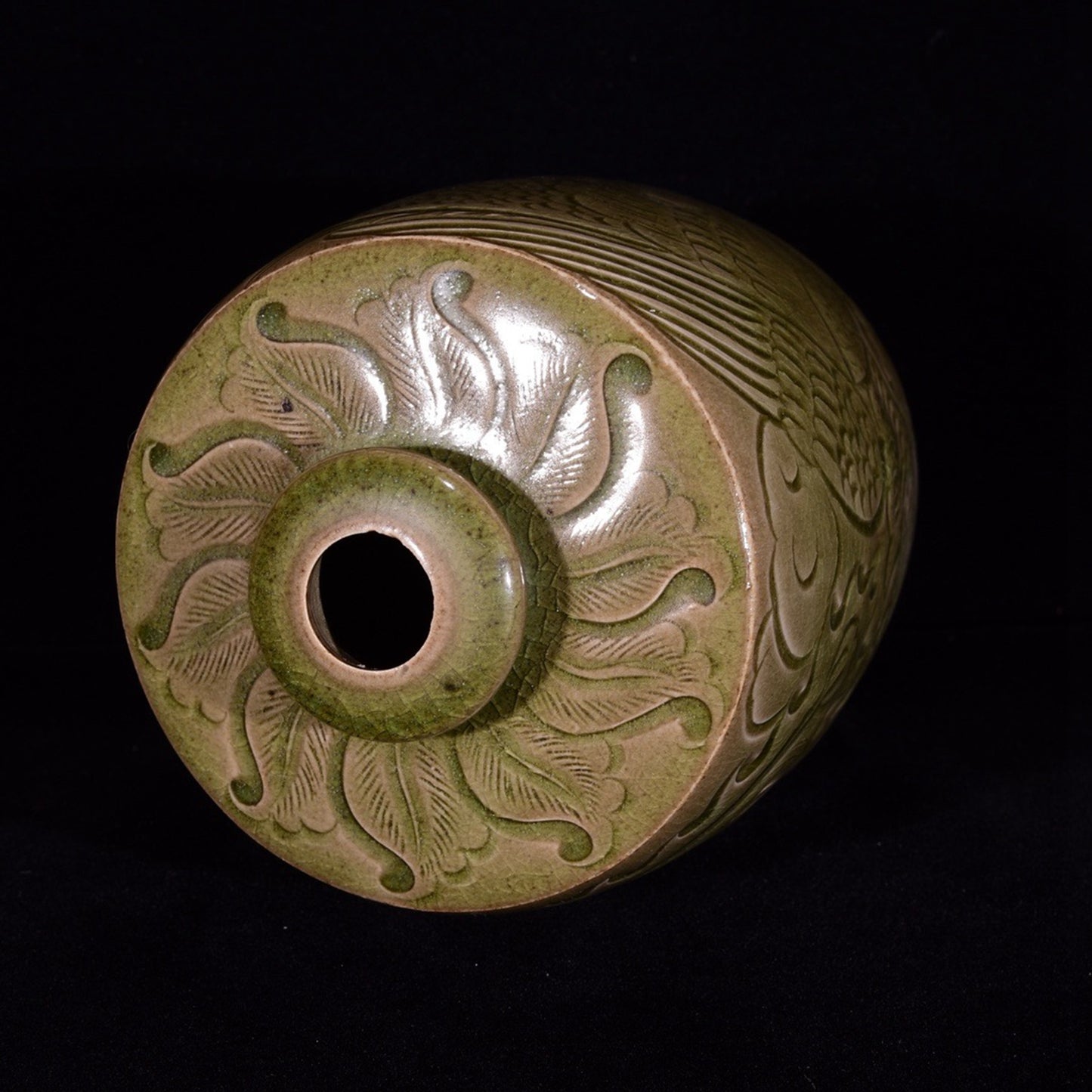 Longquan glazed carved phoenix patterned plum vase