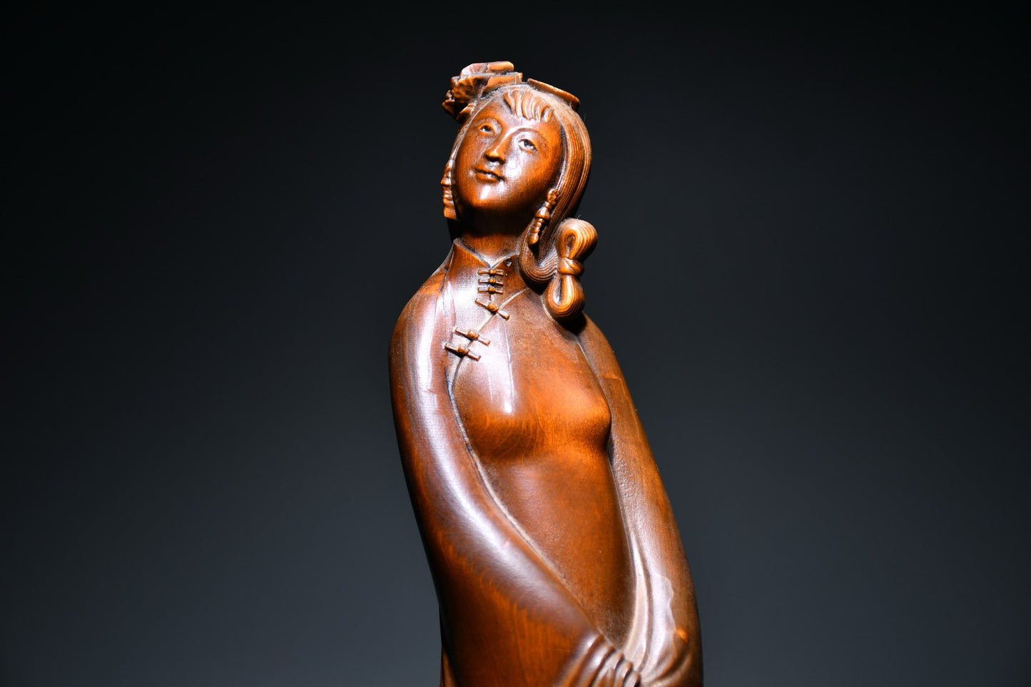 Small leaved boxwood carved female statue