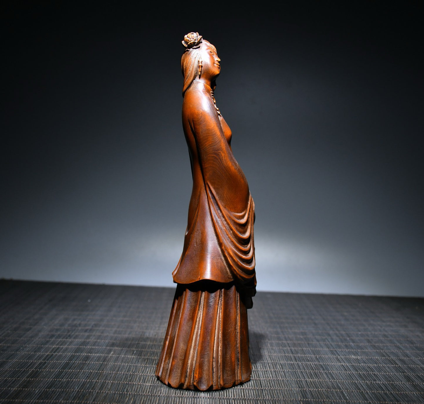 Small leaved boxwood carved female statue