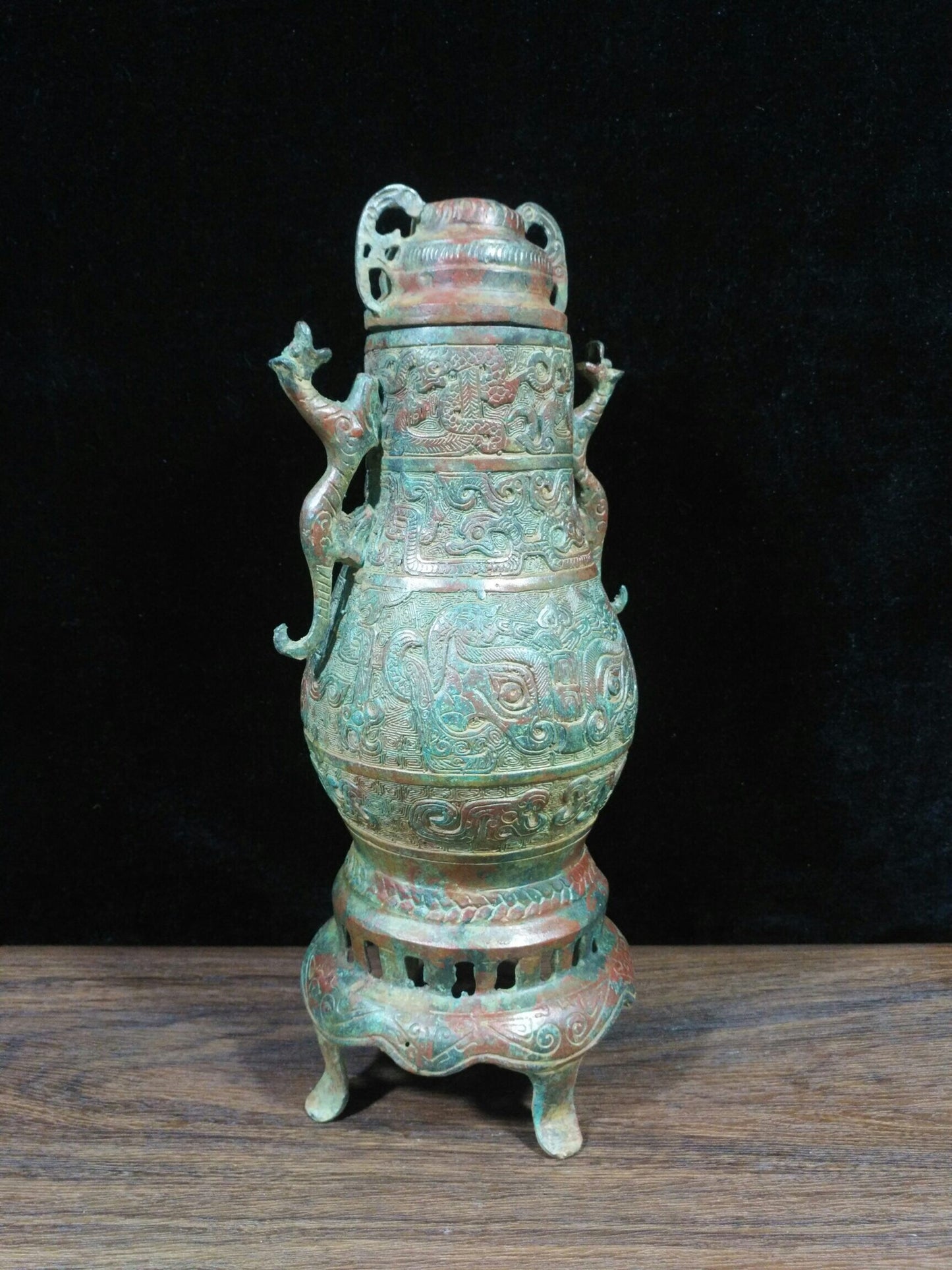 Chinese antique bronze [Double Dragon Pot]