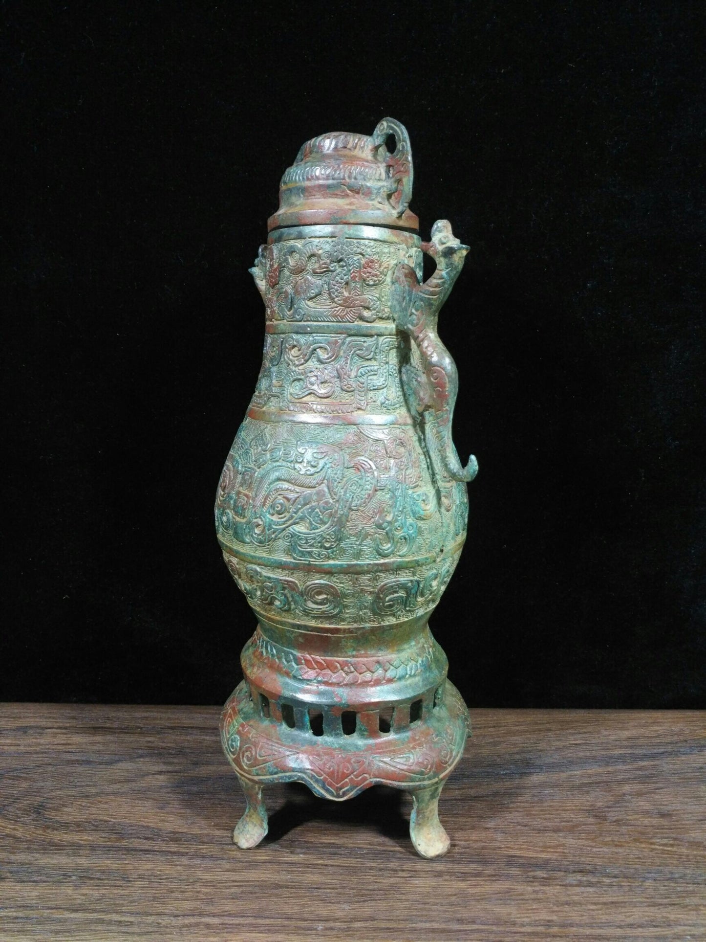 Chinese antique bronze [Double Dragon Pot]