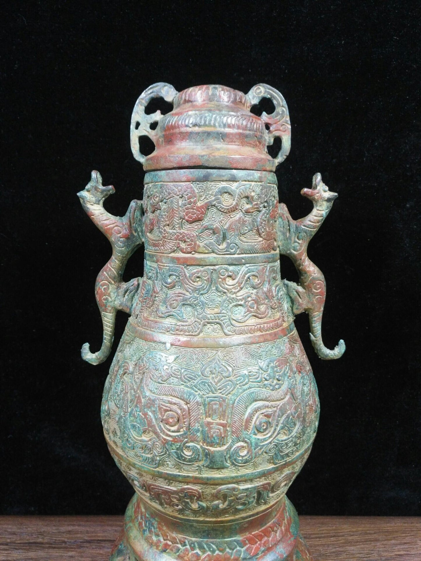 Chinese antique bronze [Double Dragon Pot]