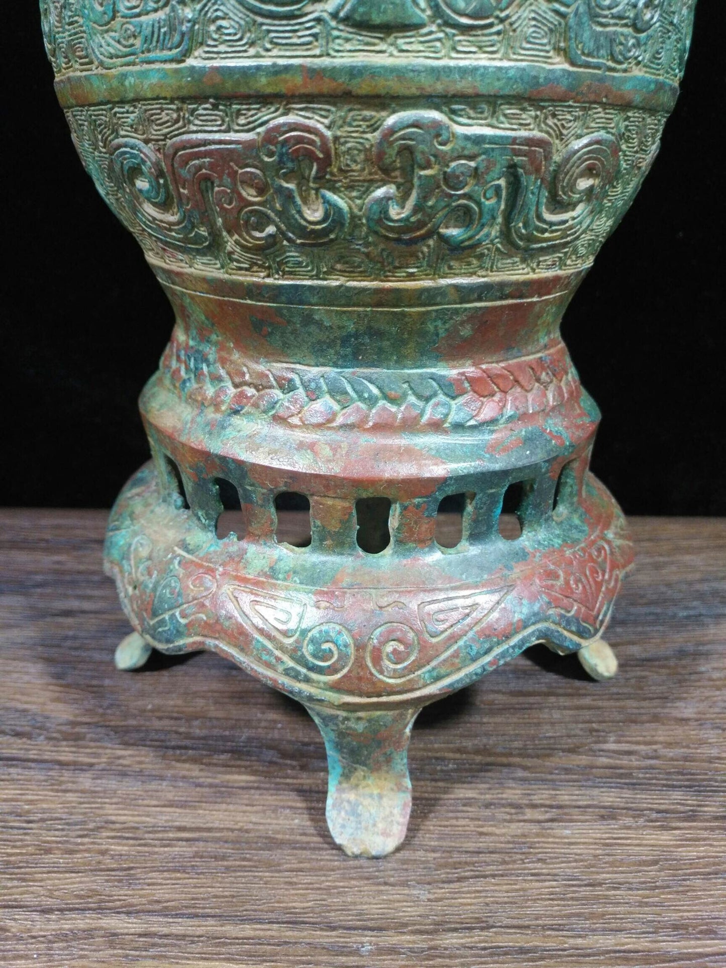 Chinese antique bronze [Double Dragon Pot]