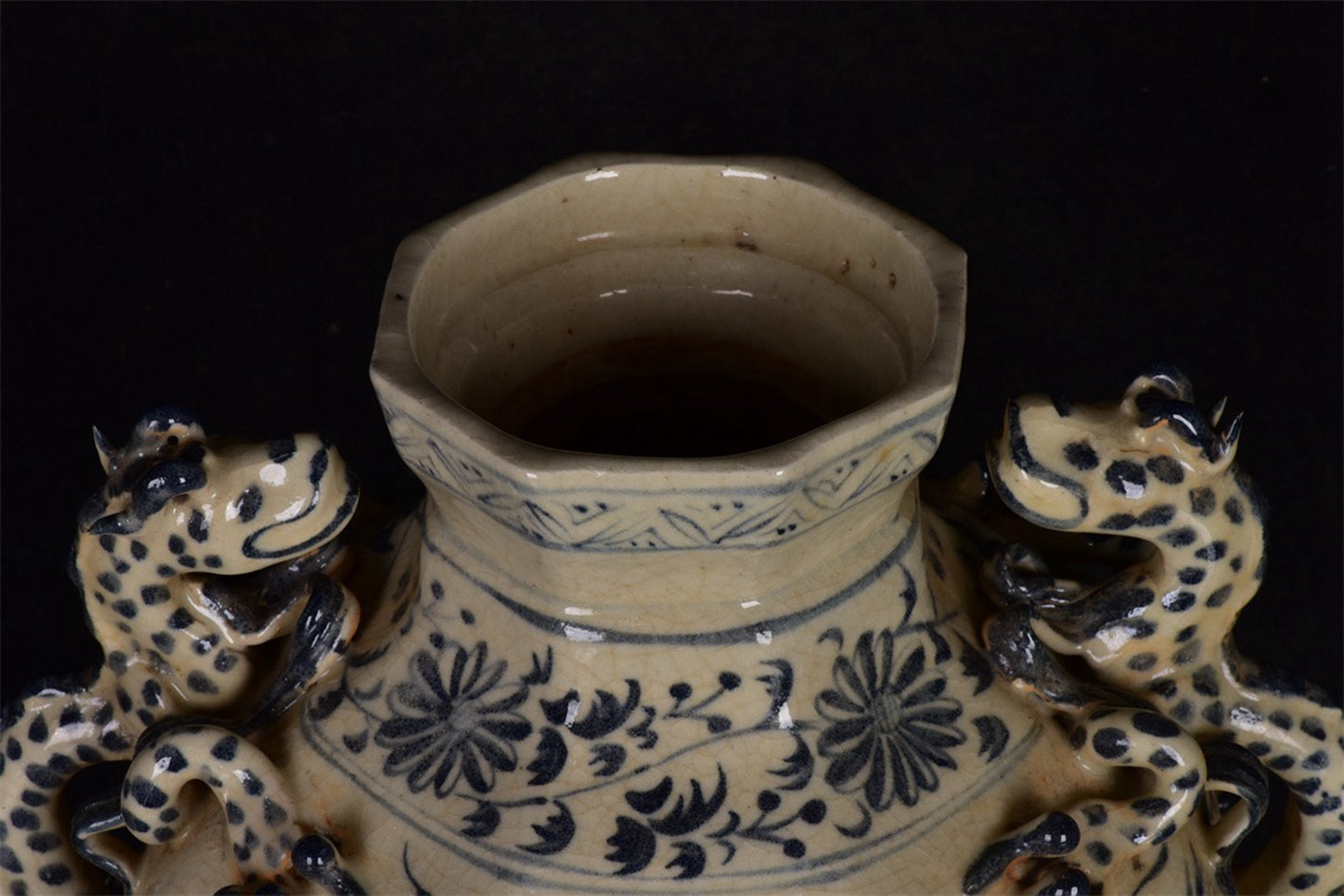 Chinese antique blue dragon patterned octagonal jar