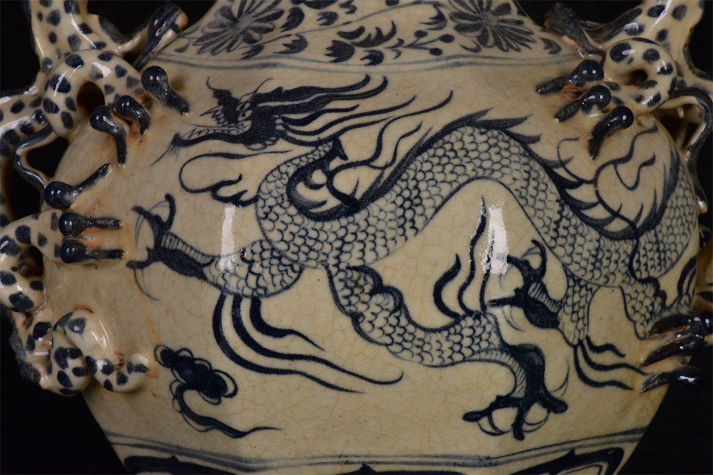 Chinese antique blue dragon patterned octagonal jar