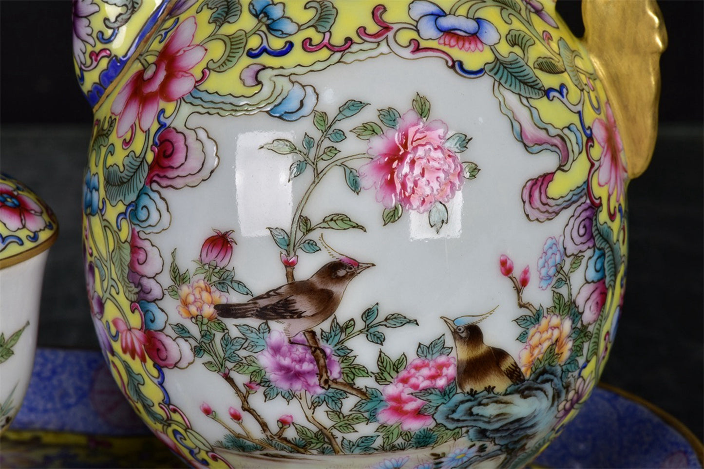 Chinese Antique Yellow Glazed Enamel Colored Pink Window Painted Gold Tea Set