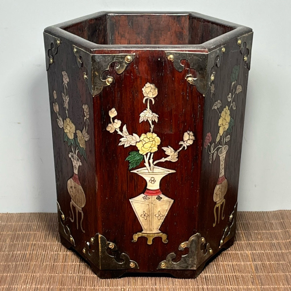 Hua Li Mu carved hexagonal pen holder